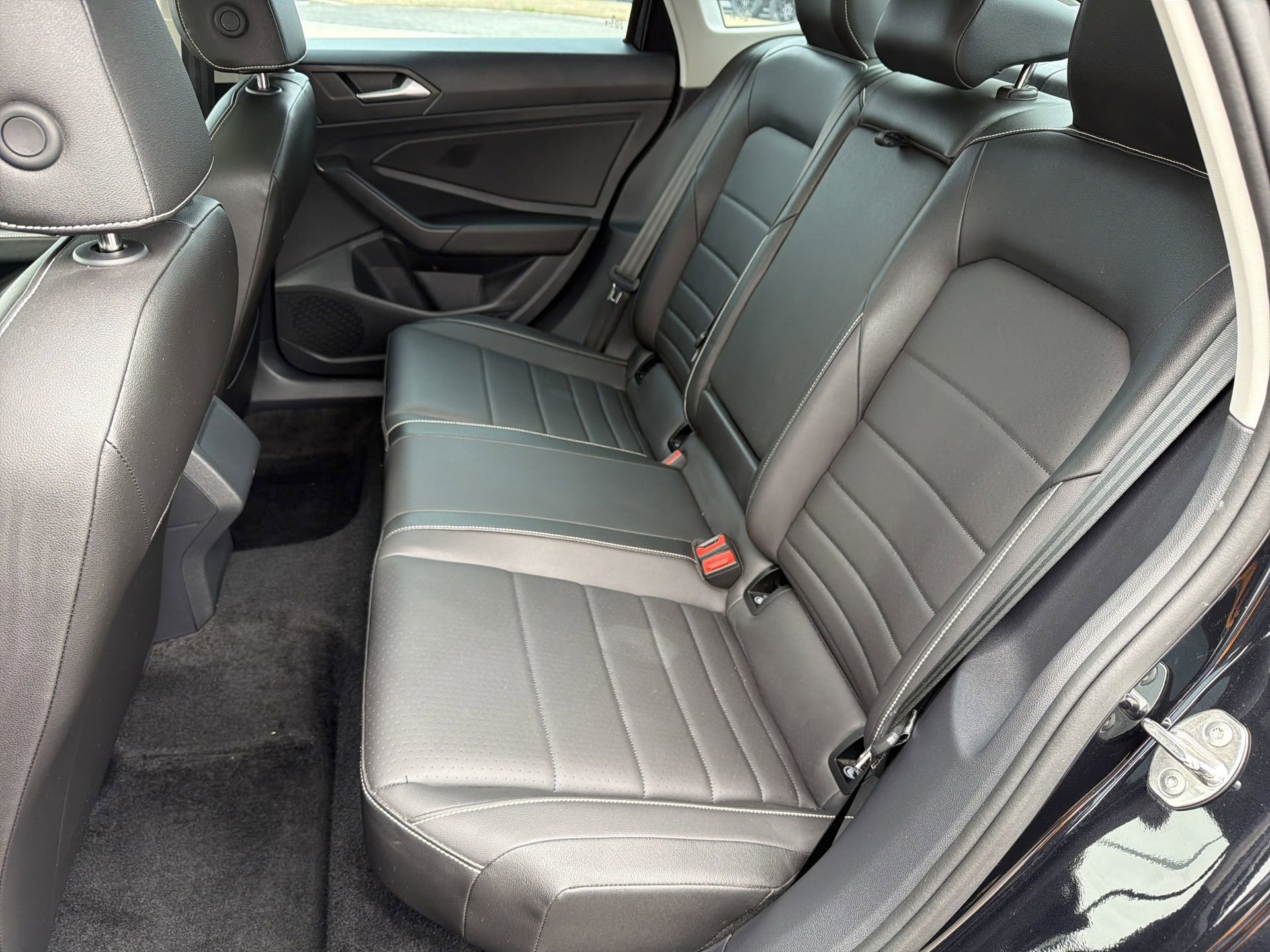 Used 2024 Volkswagen Jetta SE w/ Panoramic Sunroof Package image 31