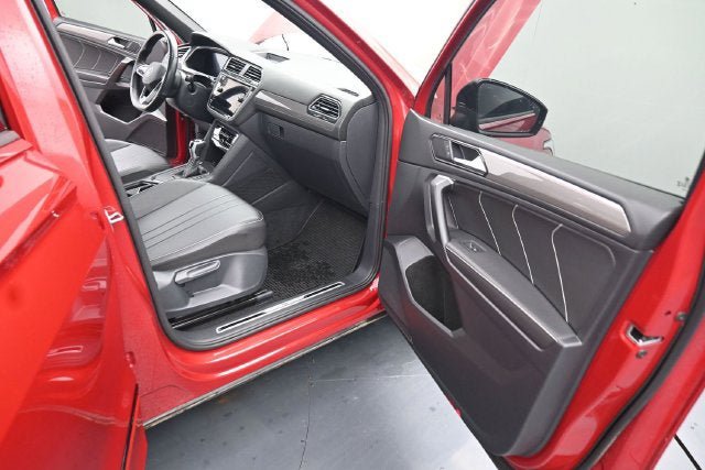 Used 2024 Volkswagen Tiguan SE R-Line FWD image 14