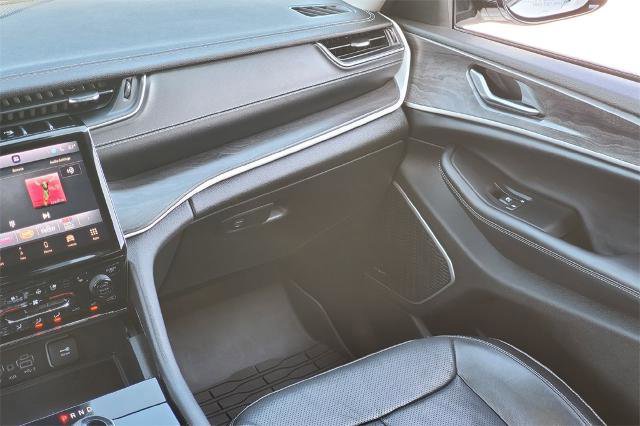 Used 2023 Jeep Grand Cherokee L Limited w/ Luxury Tech Group II image 26
