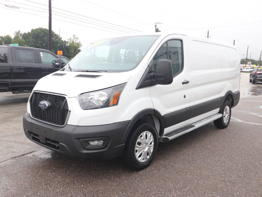 Certified 2025 Ford Transit 250 Low Roof w/ Exterior Upgrade Package RWD image 5