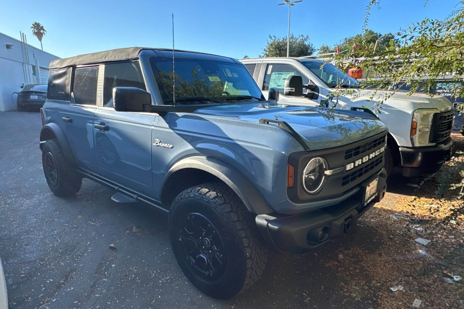 Certified 2023 Ford Bronco Black Diamond AWD/4WD image 2