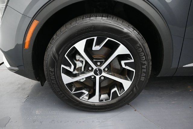 Used 2025 Kia Sportage EX AWD/4WD image 9