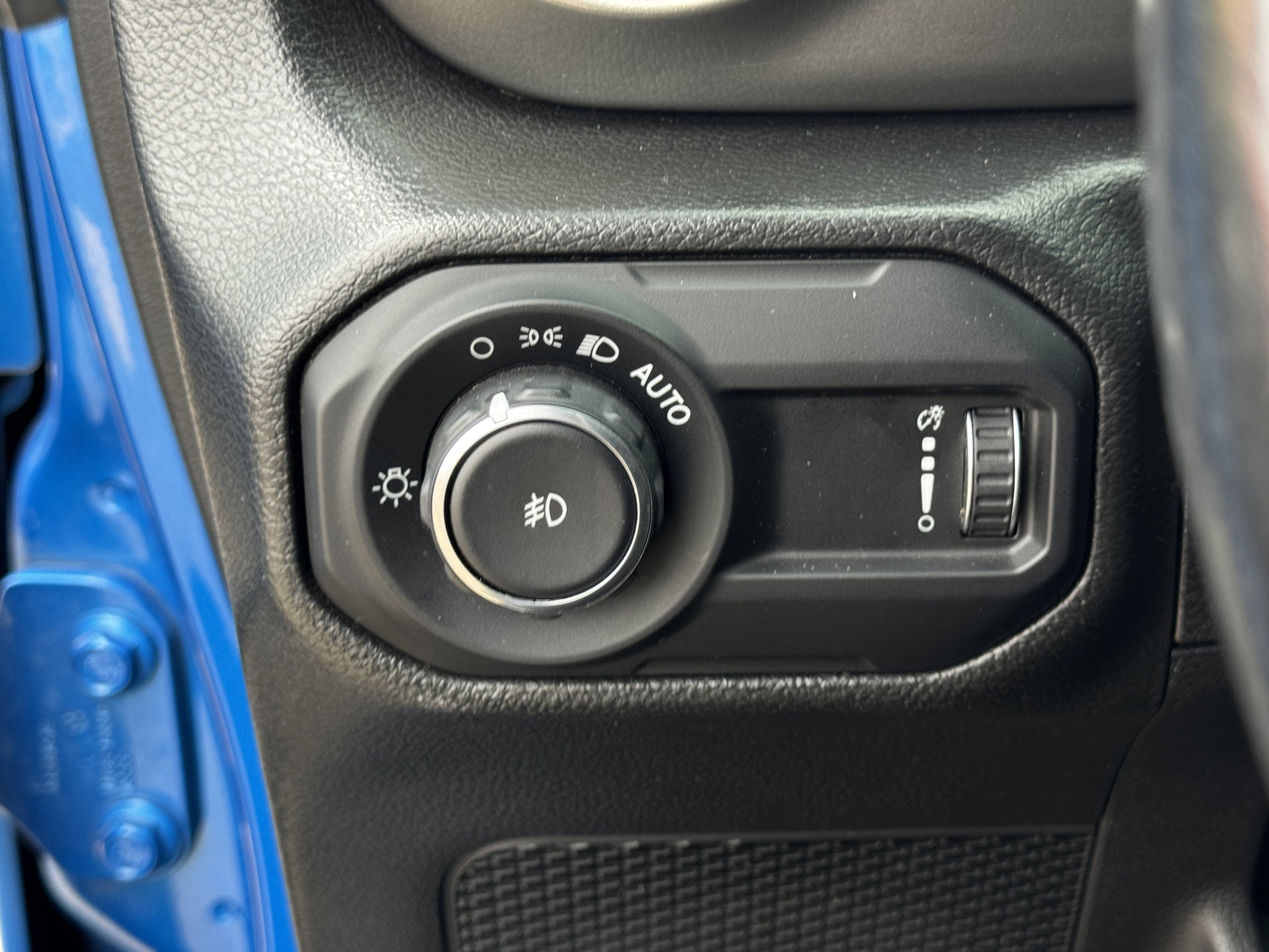 Used 2023 Jeep Wrangler Sahara w/ Safety Group image 26