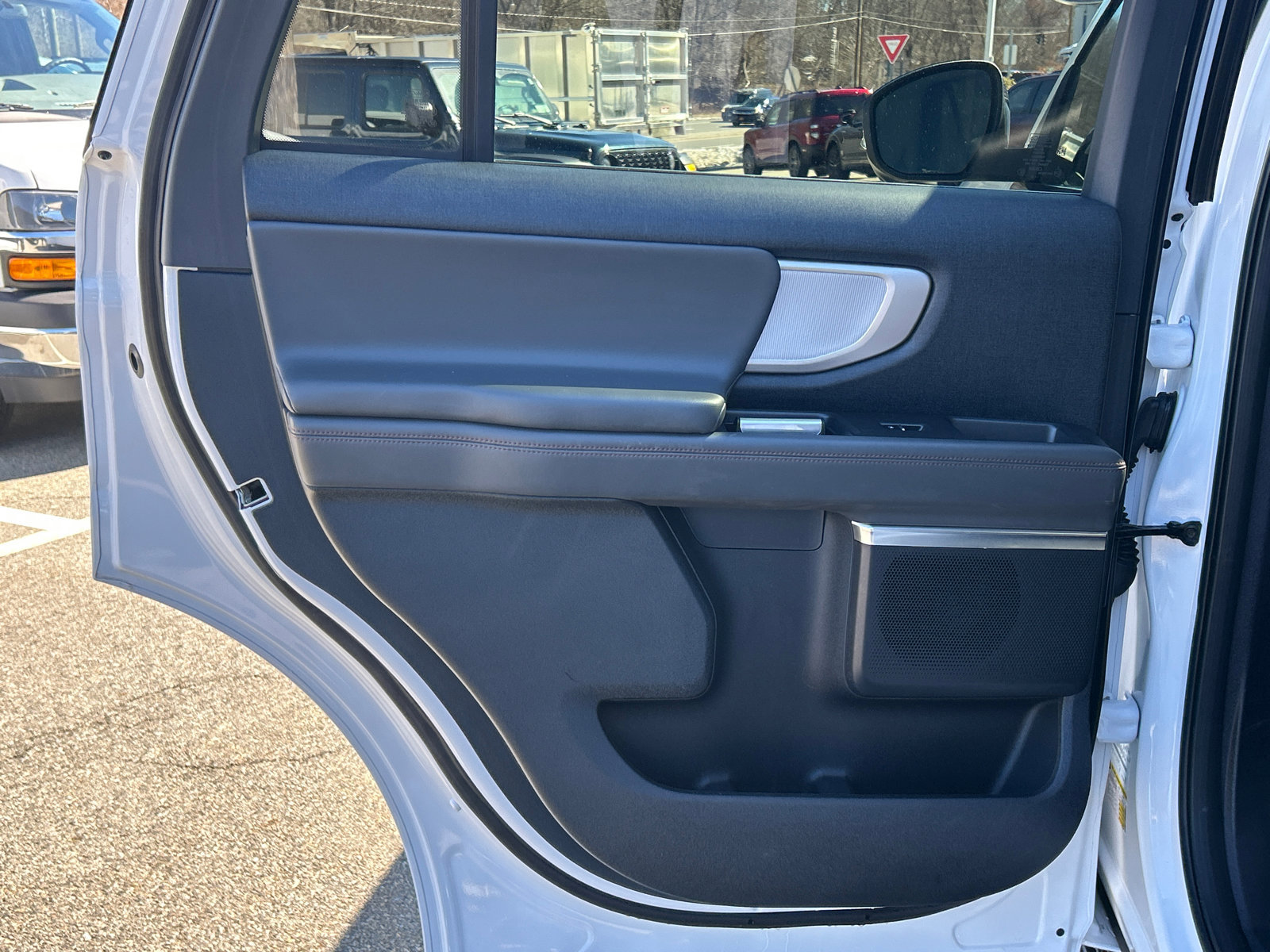 Certified 2025 Ford Expedition Active AWD/4WD image 24