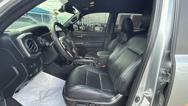Used 2023 Toyota Tacoma TRD Off-Road w/ TRD Premium Off Road Package AWD/4WD image 18