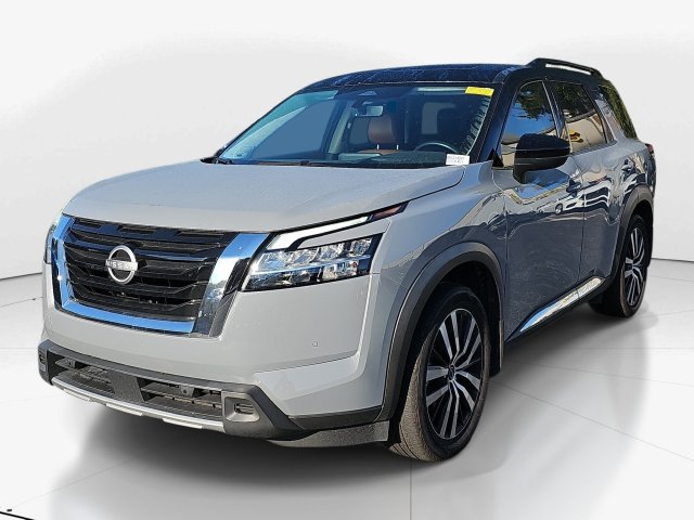 Used 2024 Nissan Pathfinder Platinum FWD image 7