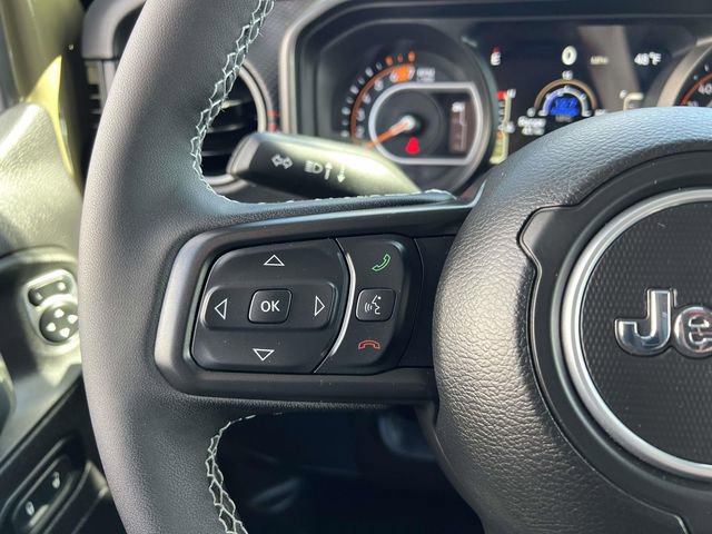 Used 2025 Jeep Wrangler Rubicon w/ Convenience Group image 17