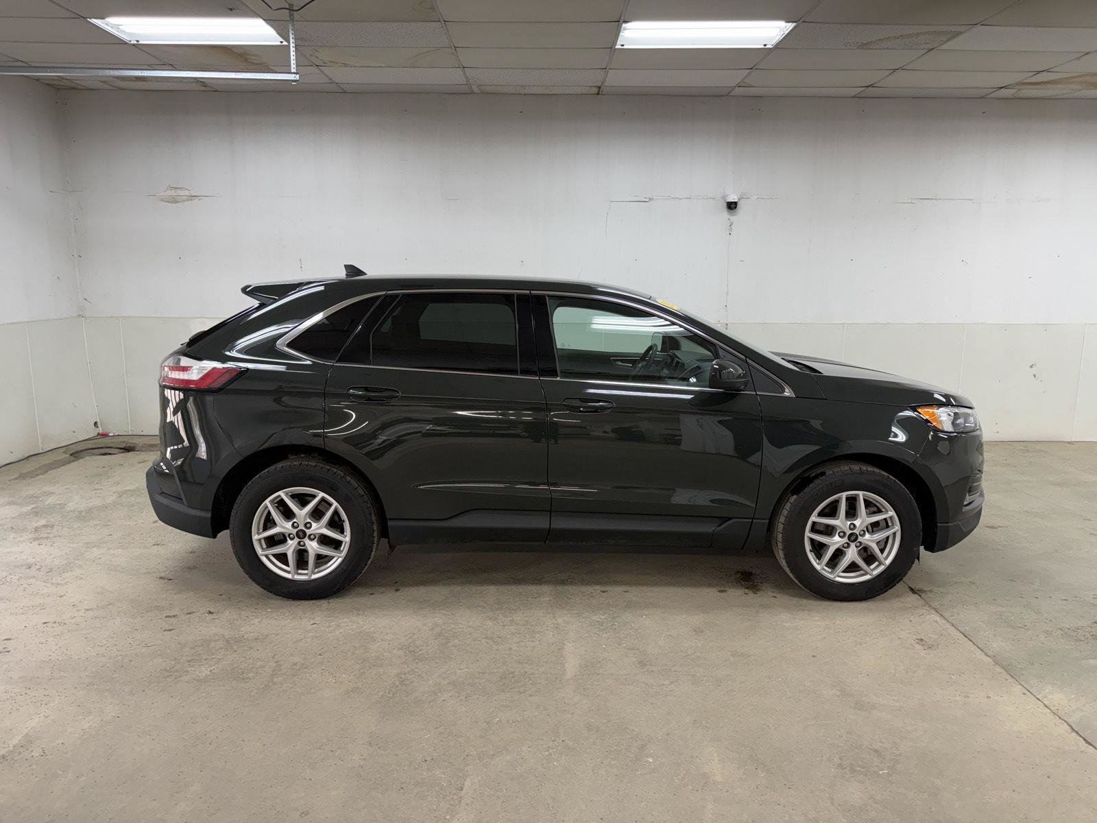 Certified 2023 Ford Edge SEL w/ Convenience Package AWD/4WD image 1