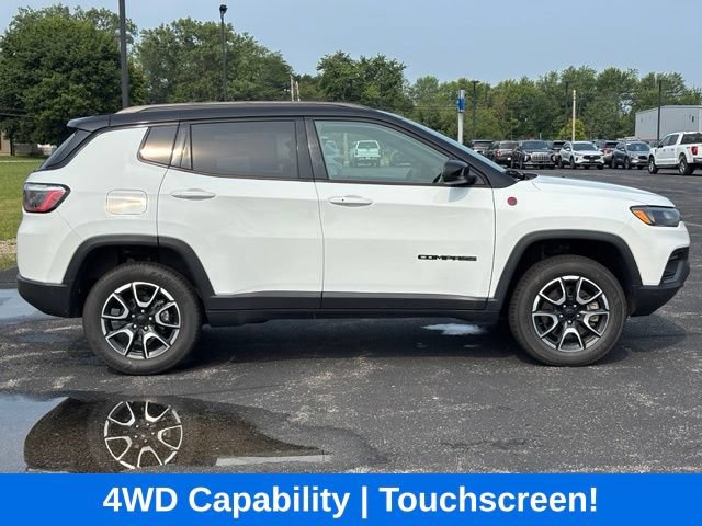 Used 2024 Jeep Compass Trailhawk AWD/4WD image 9