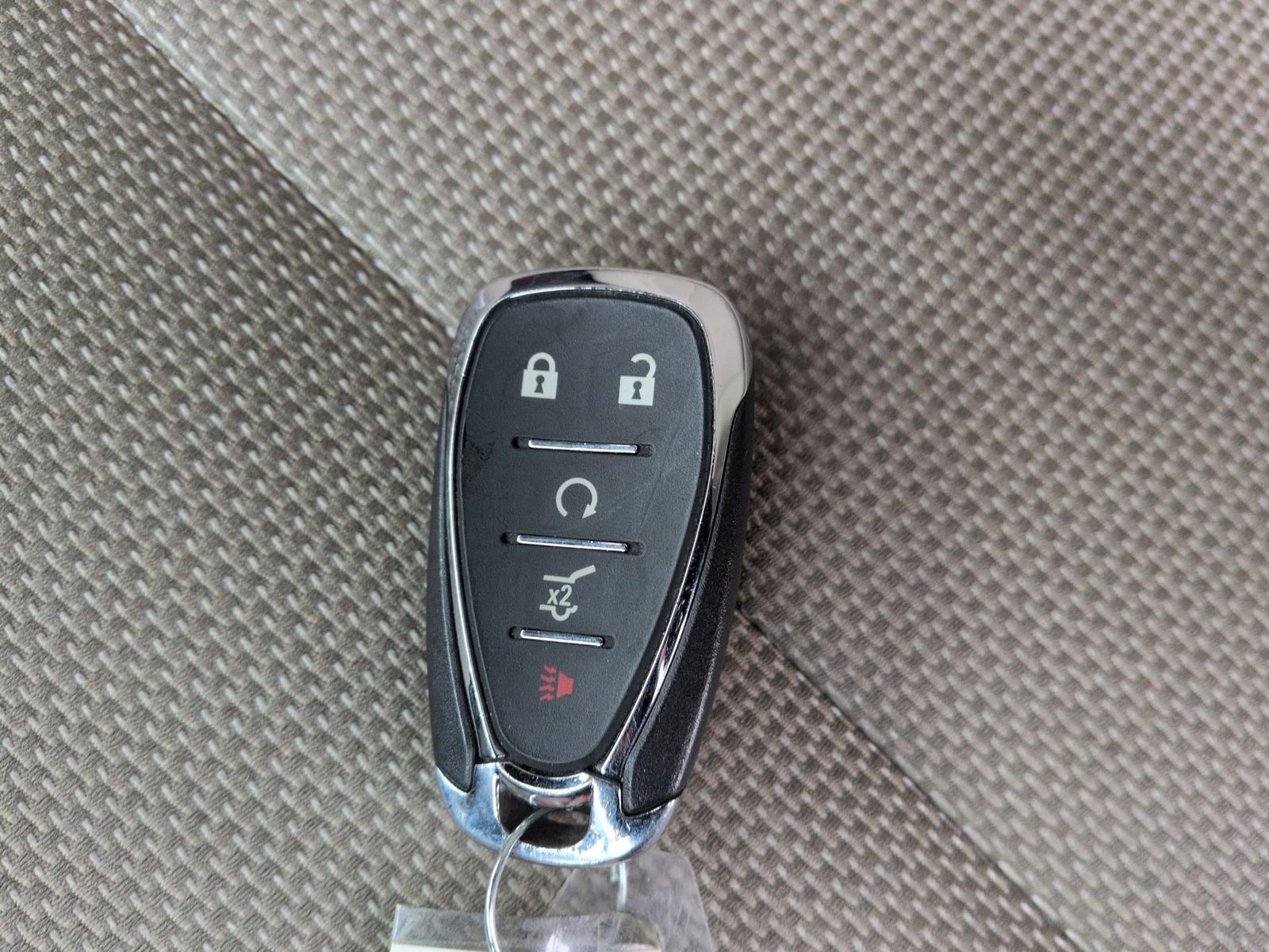 Used 2022 Chevrolet Traverse LT w/ LPO, Cargo Package image 38