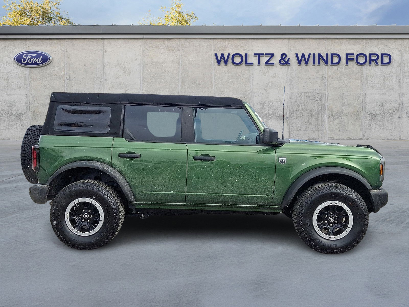 Certified 2023 Ford Bronco Big Bend w/ Sasquatch Package image 2