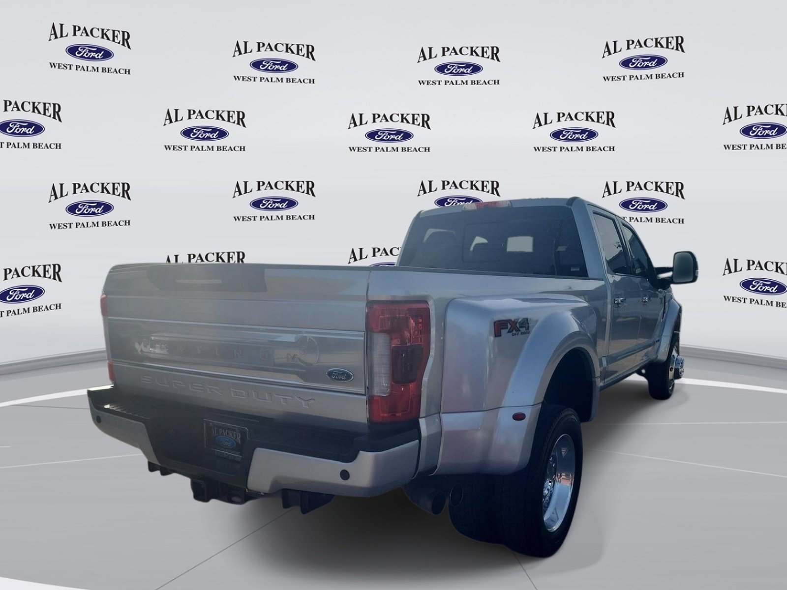 Certified 2019 Ford F450 Platinum w/ Platinum Ultimate Package AWD/4WD image 5