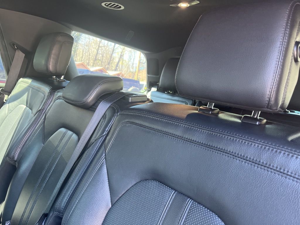 Certified 2018 Ford Expedition Limited image 16