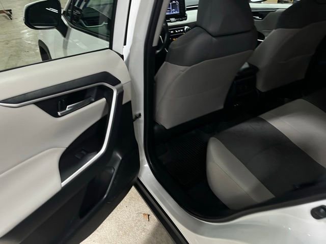 Used 2021 Toyota RAV4 XLE image 29