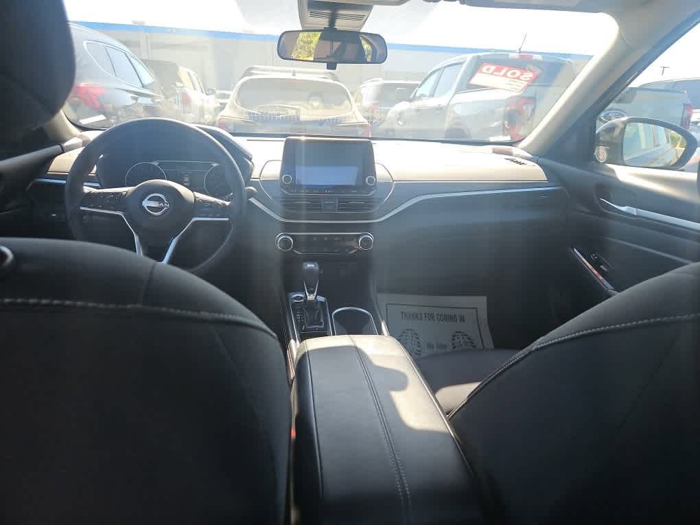 Used 2023 Nissan Altima 2.5 SV FWD image 10