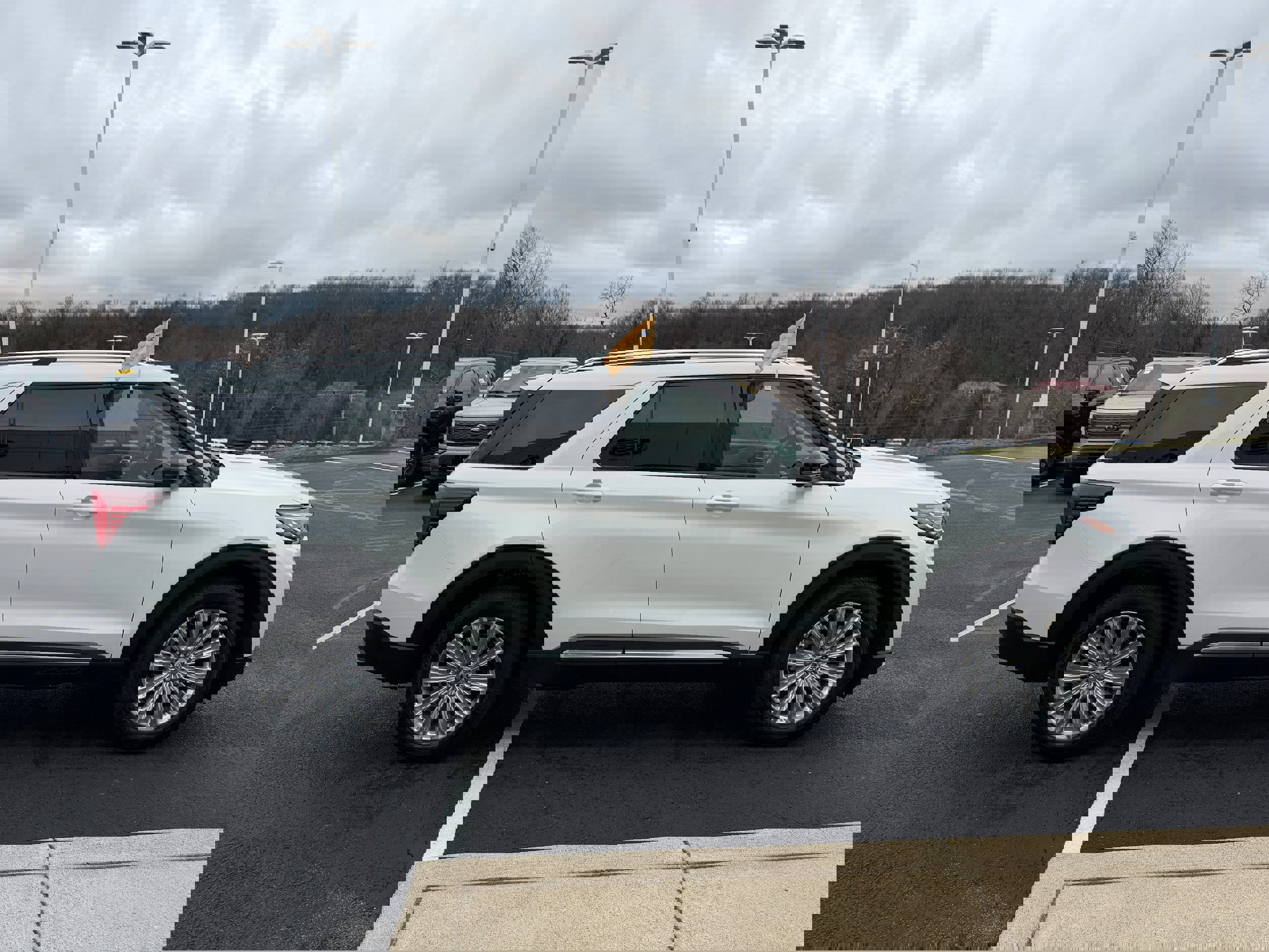 Certified 2025 Ford Explorer Platinum w/ LUX Leather Package image 2