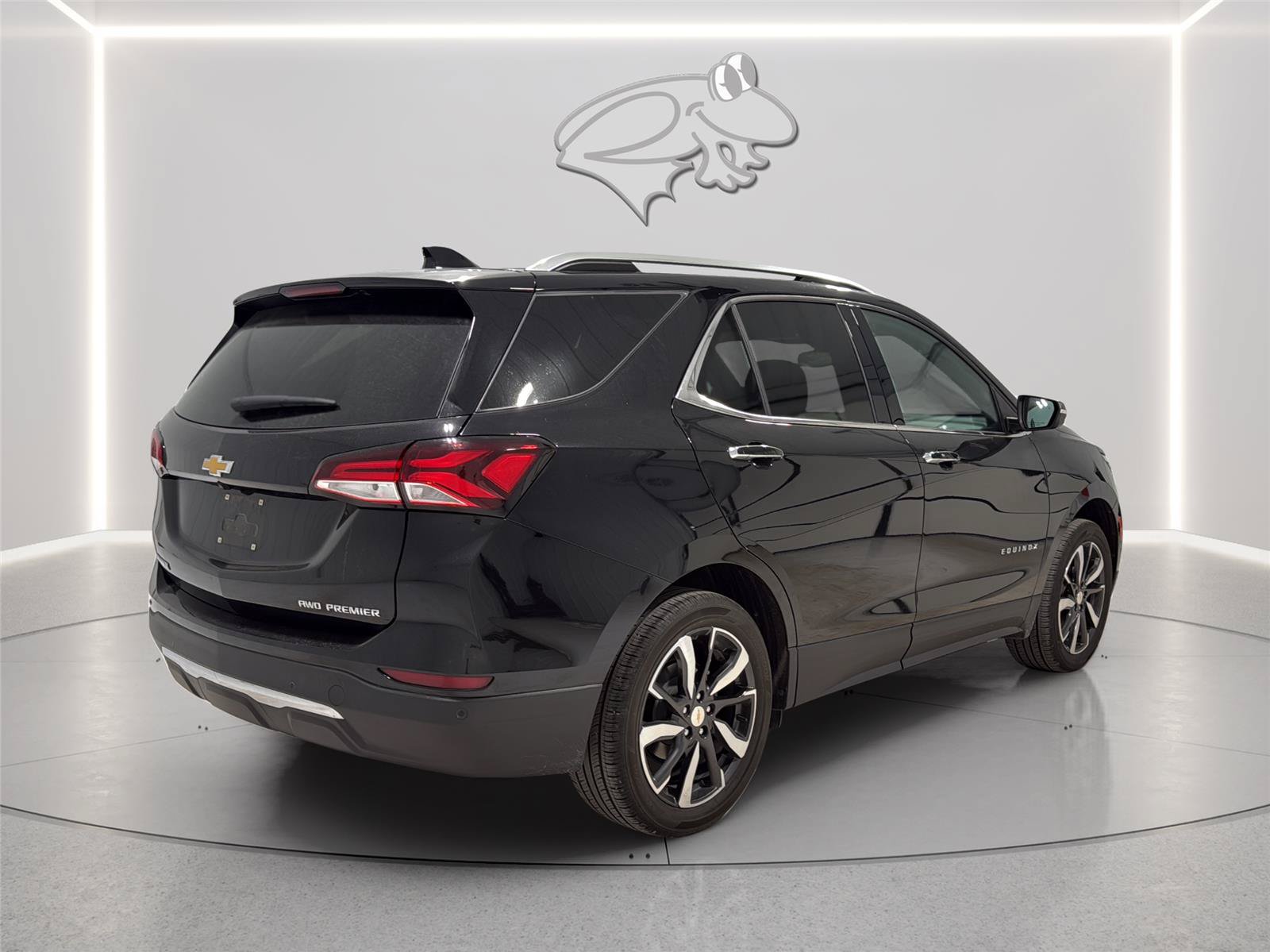 Used 2023 Chevrolet Equinox Premier AWD/4WD image 5