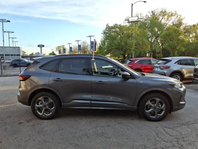 Certified 2023 Ford Escape ST-Line AWD/4WD image 2