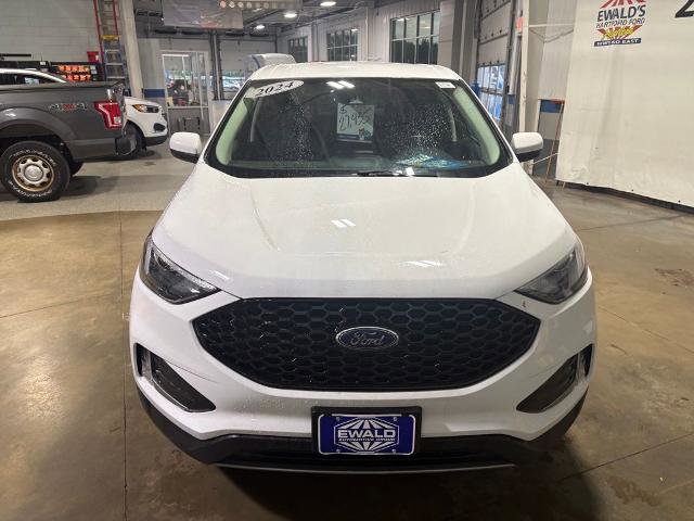 Certified 2024 Ford Edge SEL w/ Convenience Package AWD/4WD image 3