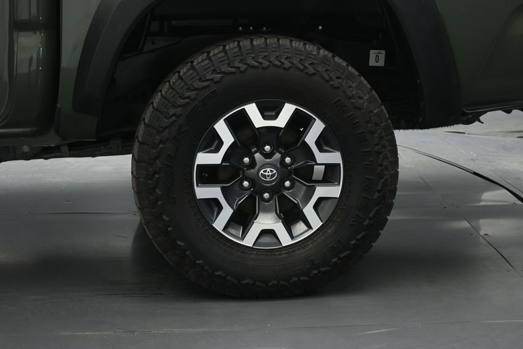 Used 2022 Toyota Tacoma TRD Off-Road w/ Technology Package RWD image 25