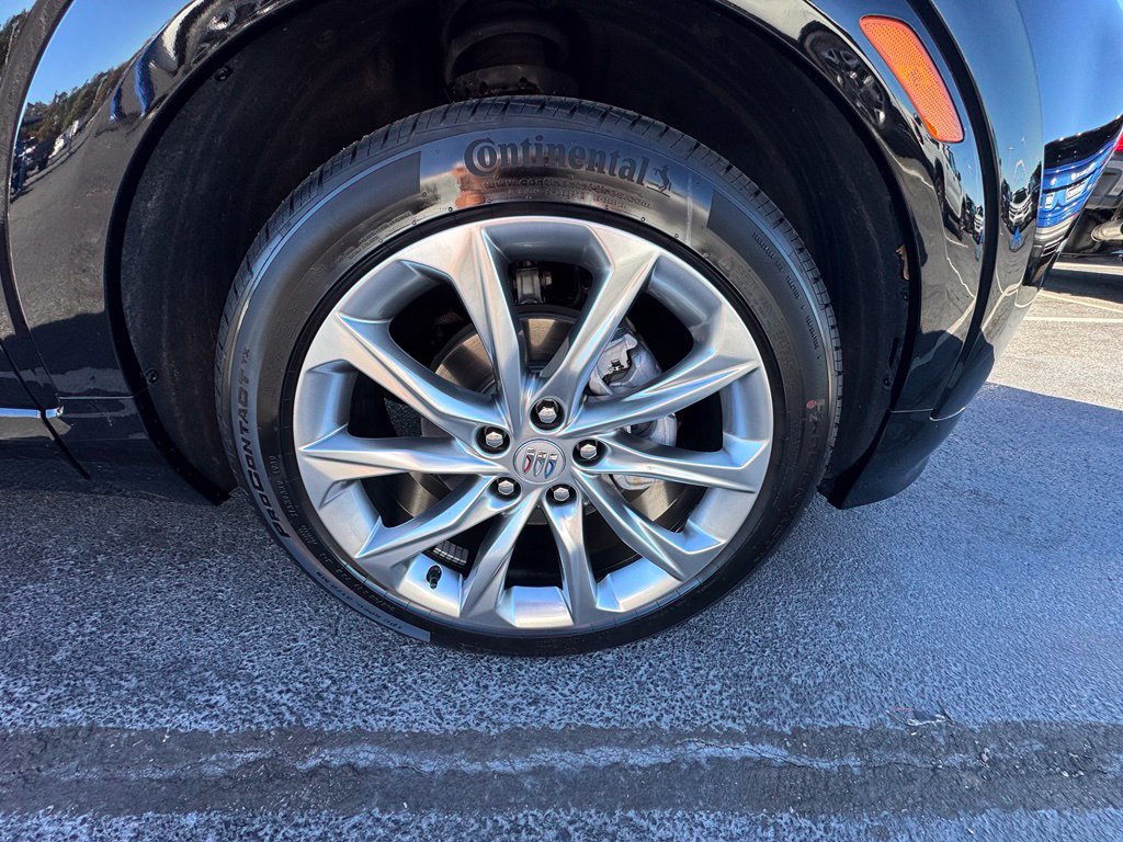 Used 2024 Buick Encore GX Avenir w/ Avenir Technology Package FWD image 32