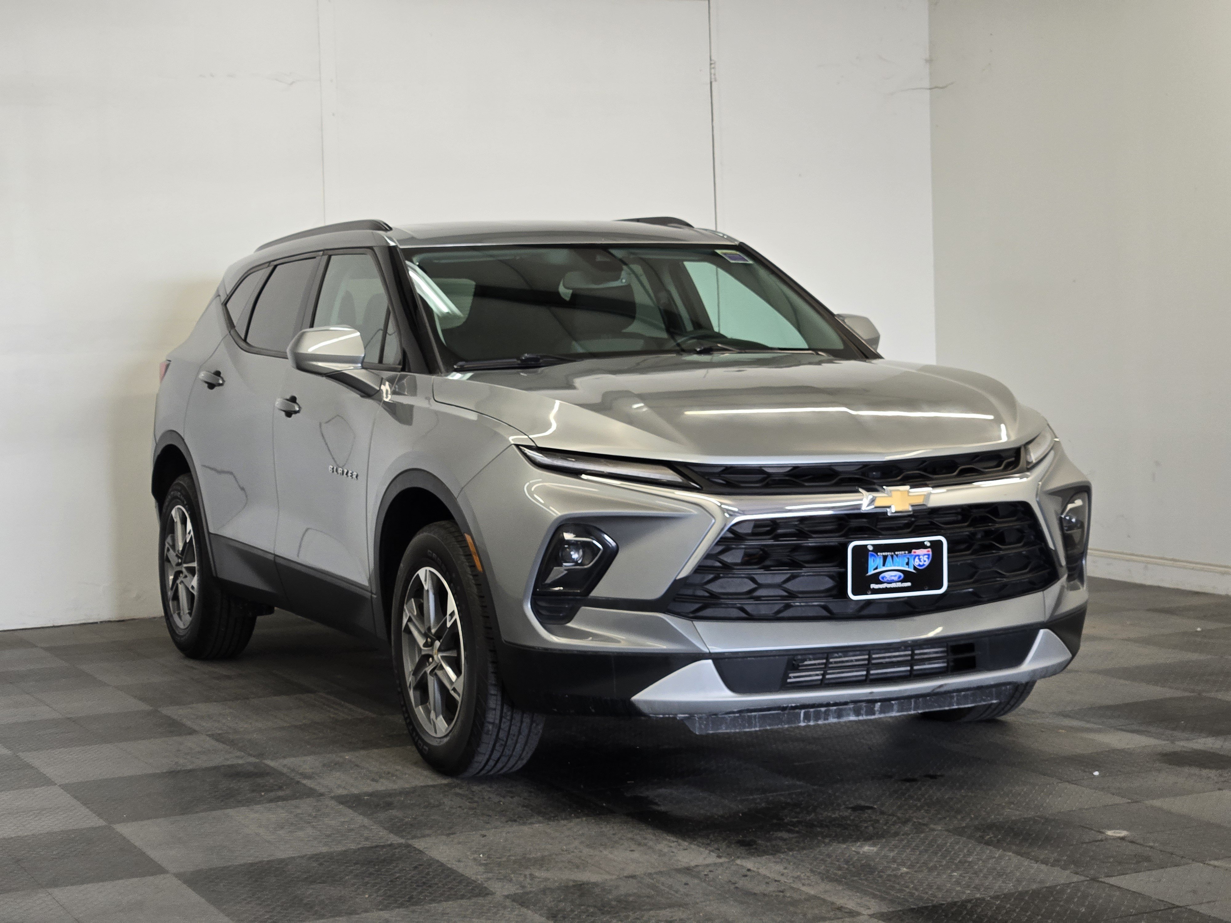 Used 2024 Chevrolet Blazer LT w/ Convenience Package FWD image 2