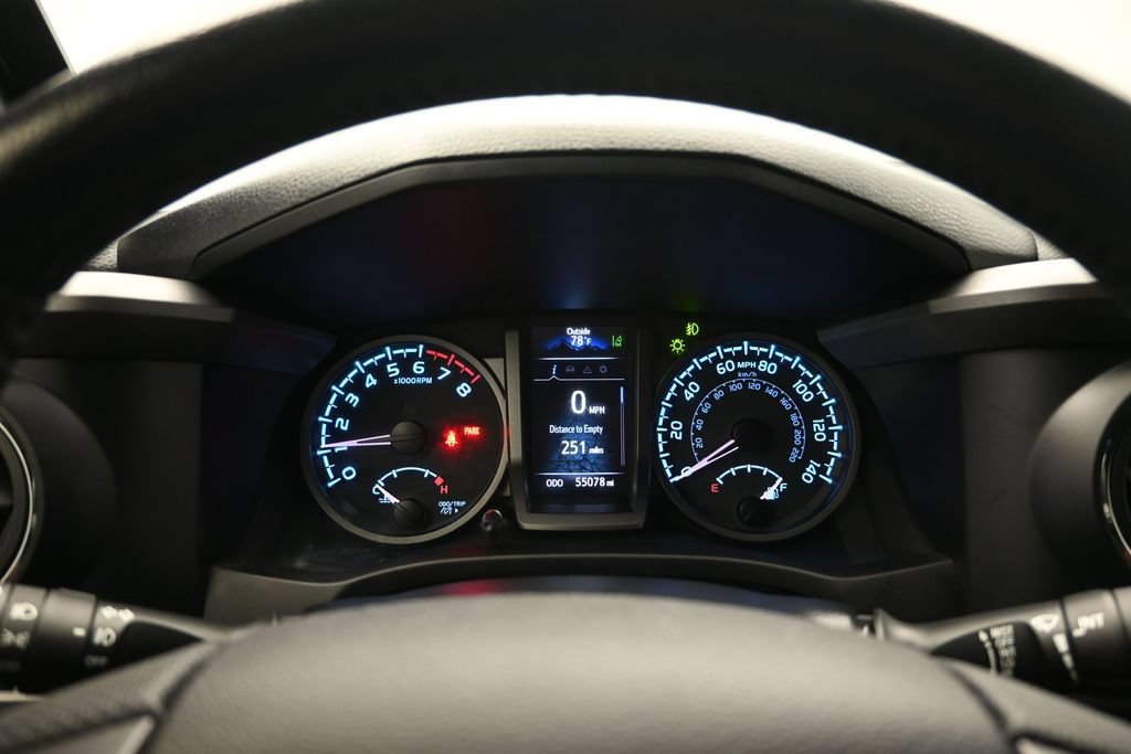 Used 2022 Toyota Tacoma TRD Sport w/ Technology Package AWD/4WD image 18
