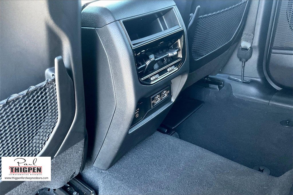 Used 2025 Jeep Grand Cherokee Altitude image 32