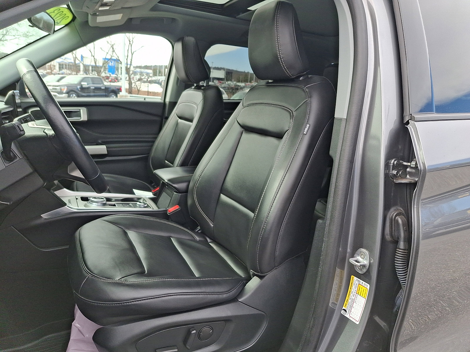 Certified 2023 Ford Explorer XLT w/ Equipment Group 202A AWD/4WD image 14