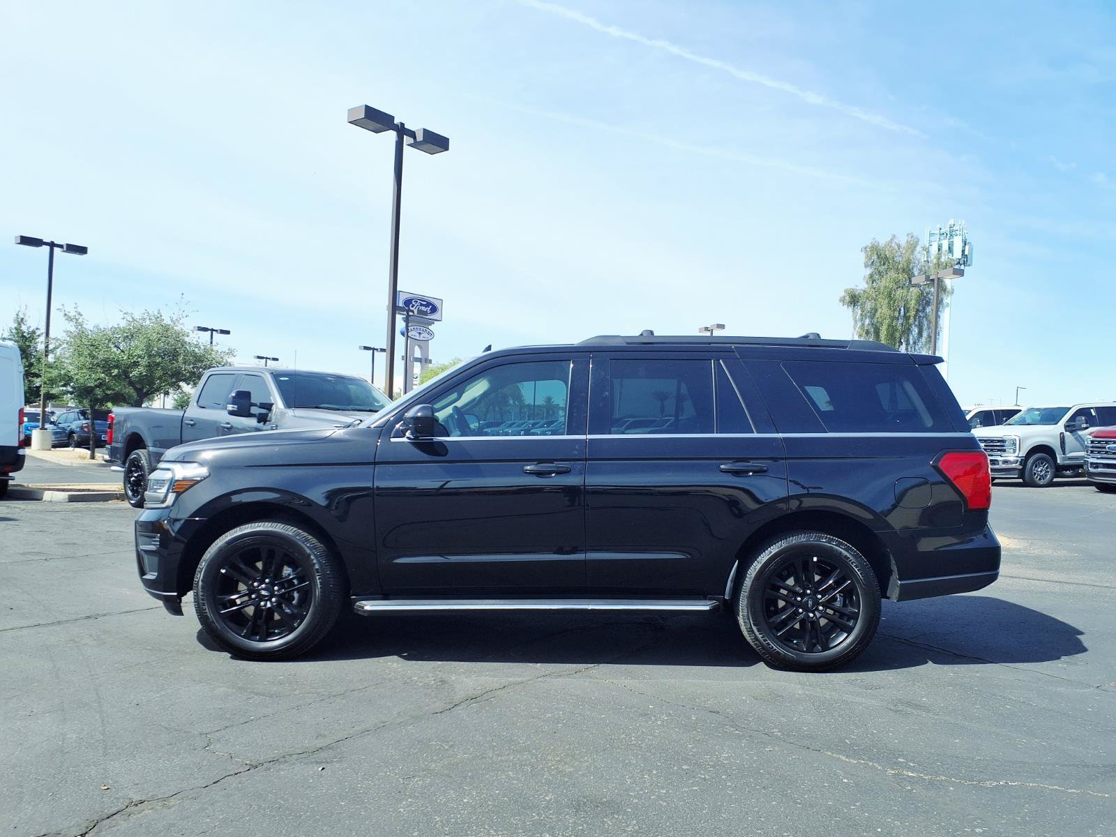Certified 2023 Ford Expedition XLT RWD image 3