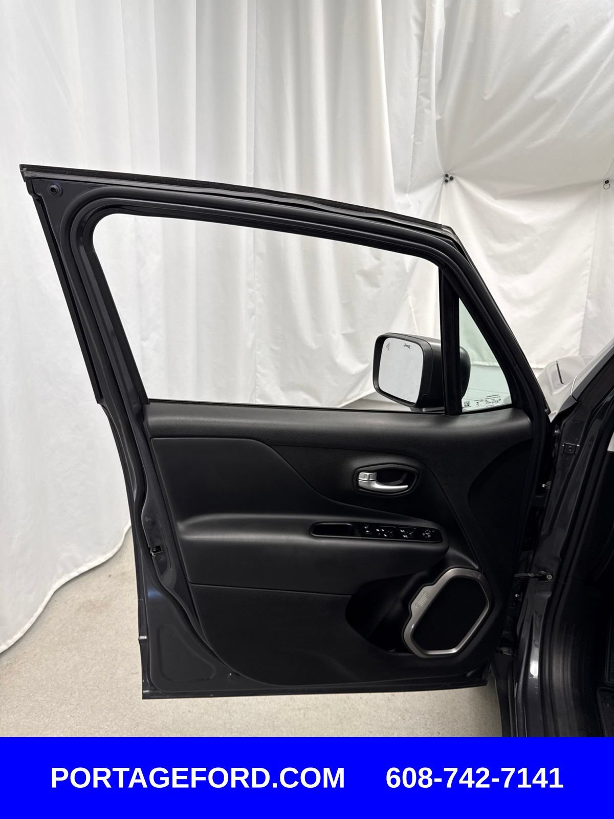 Used 2023 Jeep Renegade Latitude AWD/4WD image 11