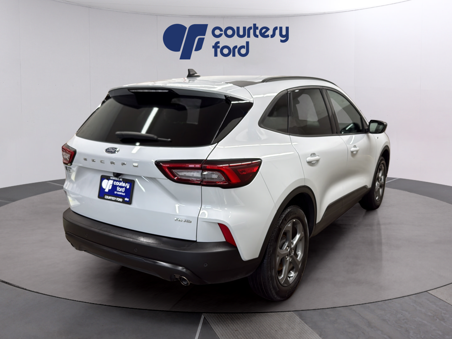 Certified 2025 Ford Escape ST-Line w/ Tech Pack #1 AWD/4WD image 8