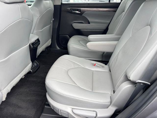 Used 2023 Toyota Highlander Limited FWD image 15