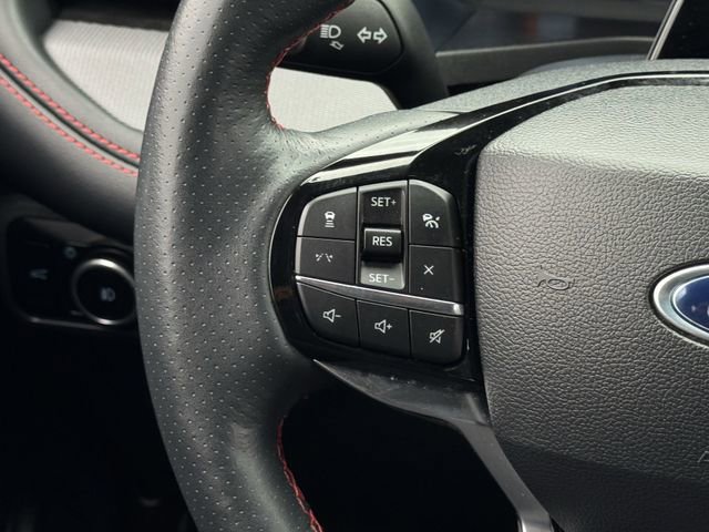 Certified 2025 Ford Explorer ST-Line image 13