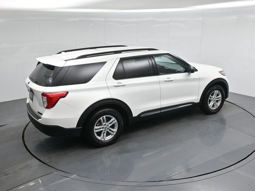 Certified 2024 Ford Explorer XLT RWD image 37