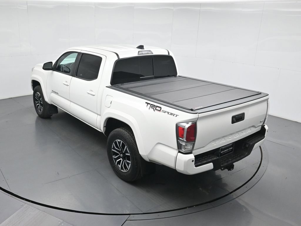 Used 2021 Toyota Tacoma TRD Sport w/ Technology Package image 16