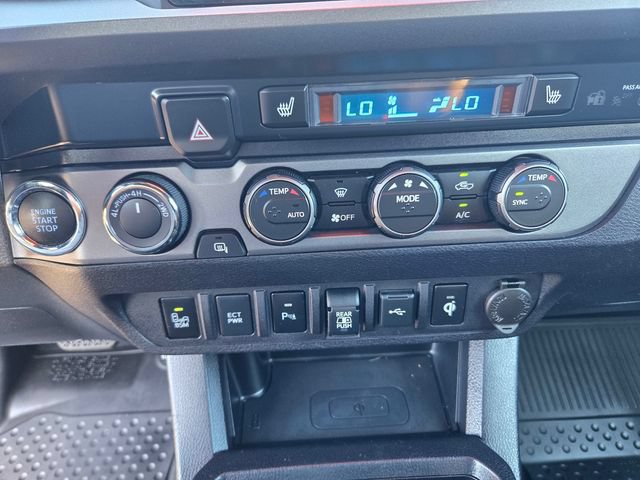 Used 2020 Toyota Tacoma TRD Off-Road w/ TRD Premium Off Road Package AWD/4WD image 15
