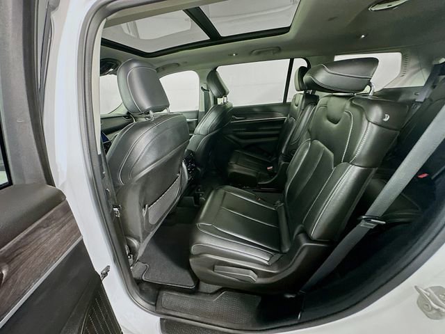Used 2023 Jeep Grand Cherokee L Limited AWD/4WD image 31