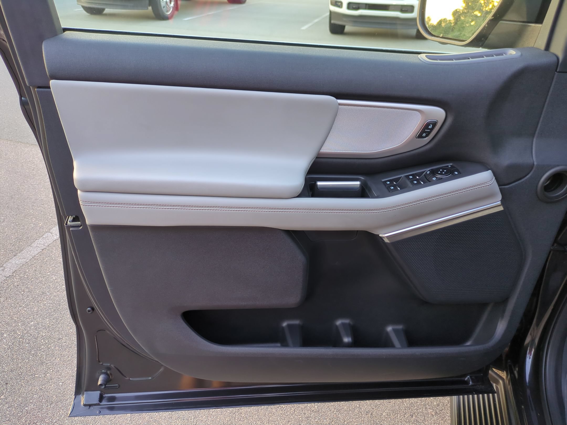 Certified 2025 Ford Expedition Active RWD image 14
