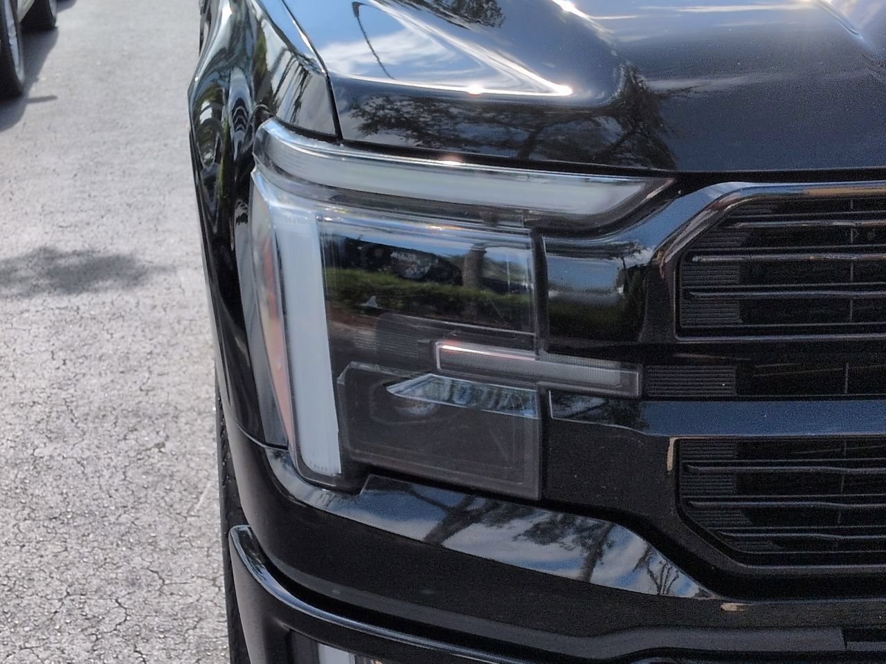 Certified 2024 Ford F150 Platinum AWD/4WD image 10