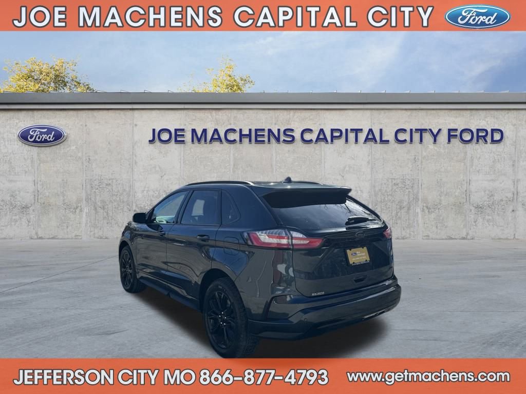 Certified 2022 Ford Edge SE w/ Black Appearance Package image 3