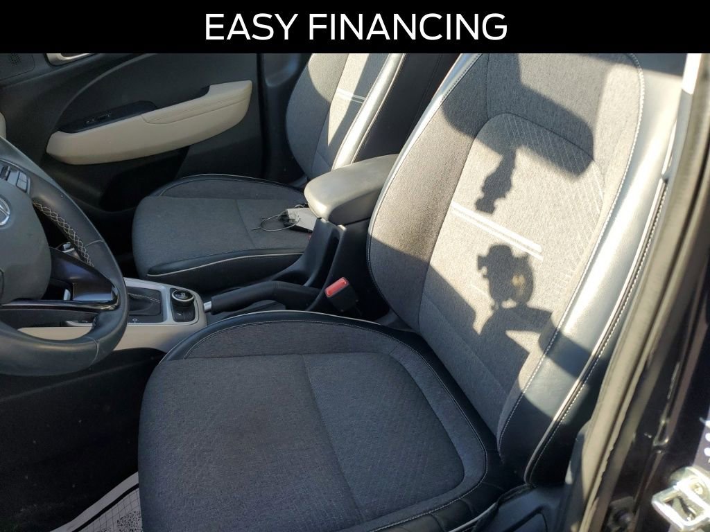 Used 2020 Hyundai Venue image 13