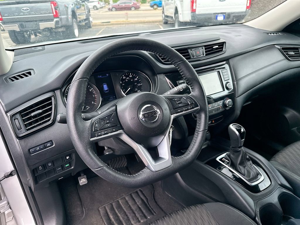 Used 2020 Nissan Rogue S w/ Special Edition Package FWD image 10