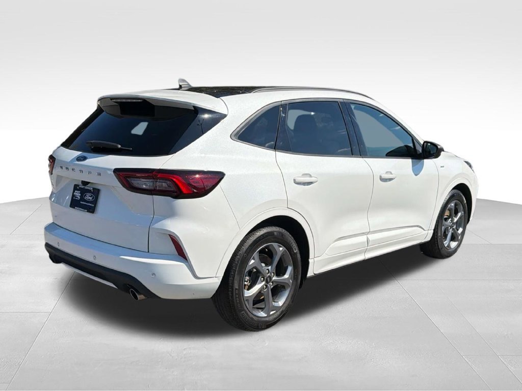 Certified 2023 Ford Escape ST-Line w/ Tech Pack #1 FWD image 3