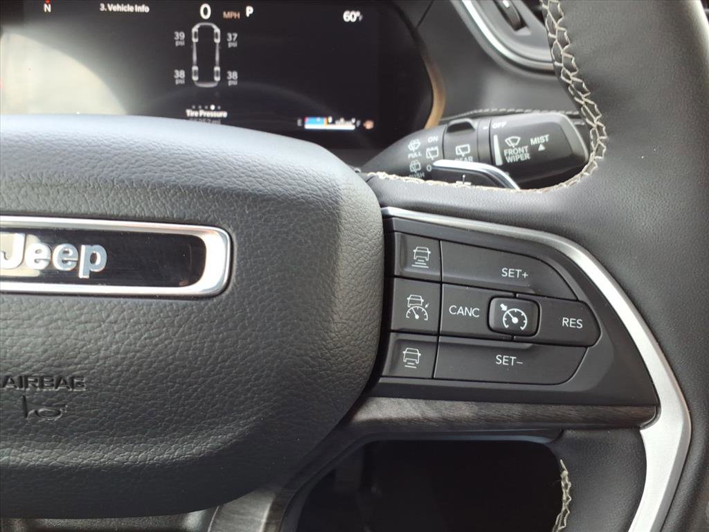 Used 2024 Jeep Grand Cherokee L Limited w/ Luxury Tech Group II image 16