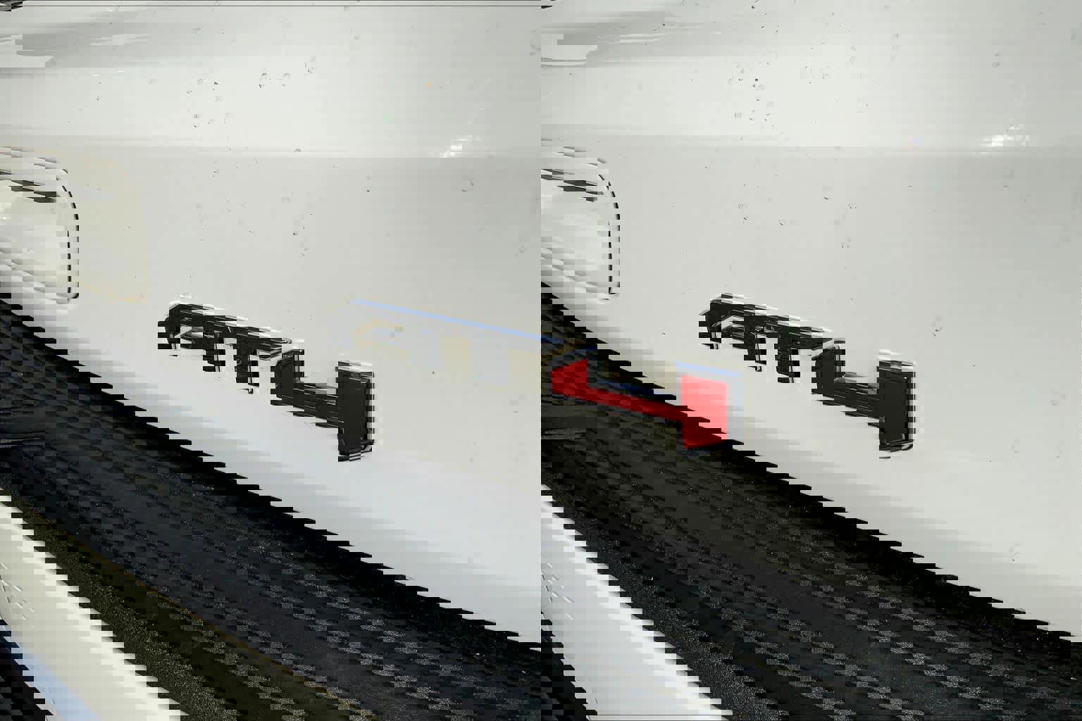 Used 2024 GMC Yukon AT4 w/ AT4 Premium Package image 11