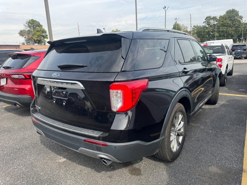 Certified 2024 Ford Explorer Limited RWD image 3