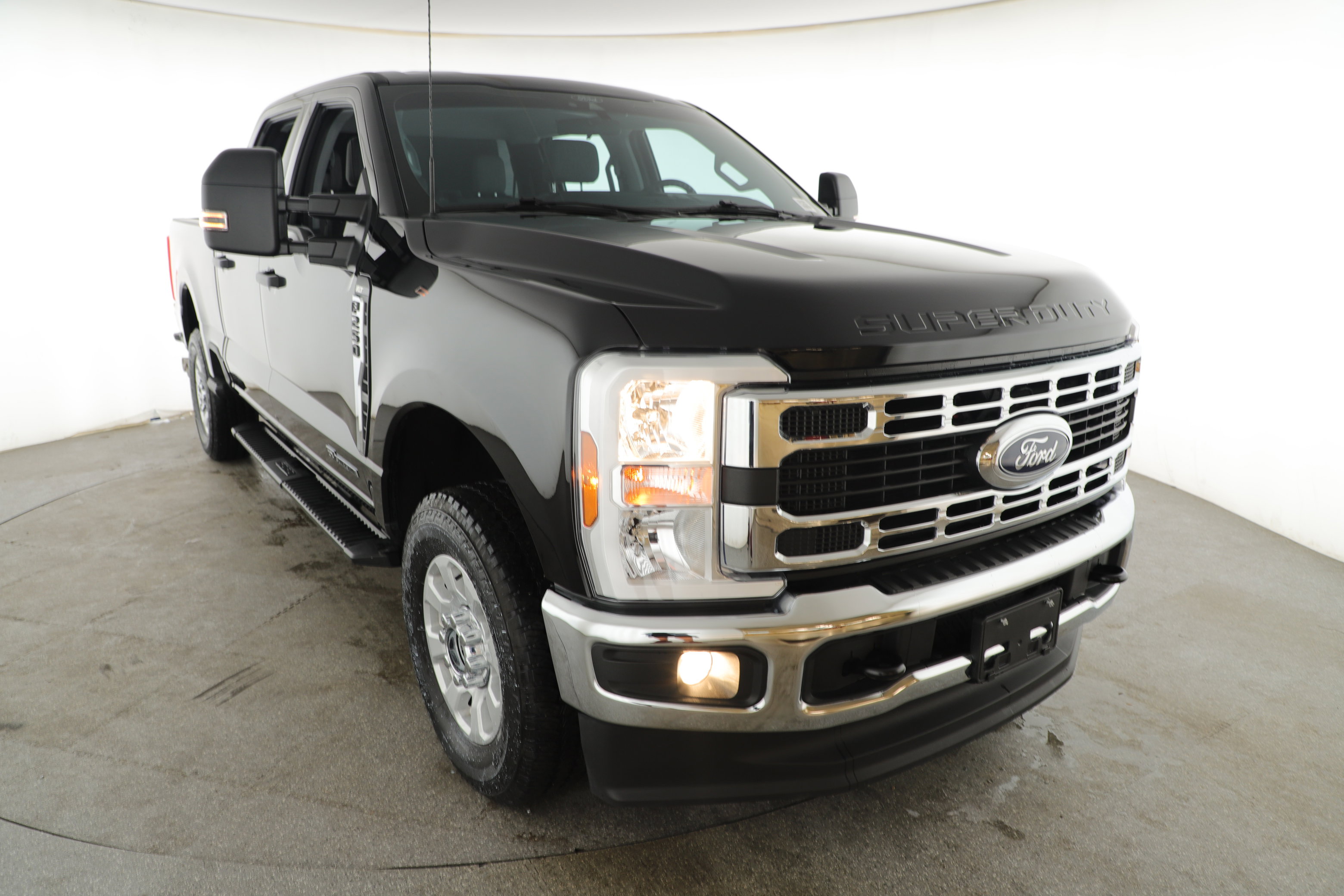 Certified 2024 Ford F250 XLT w/ FX4 Off-Road Package image 3