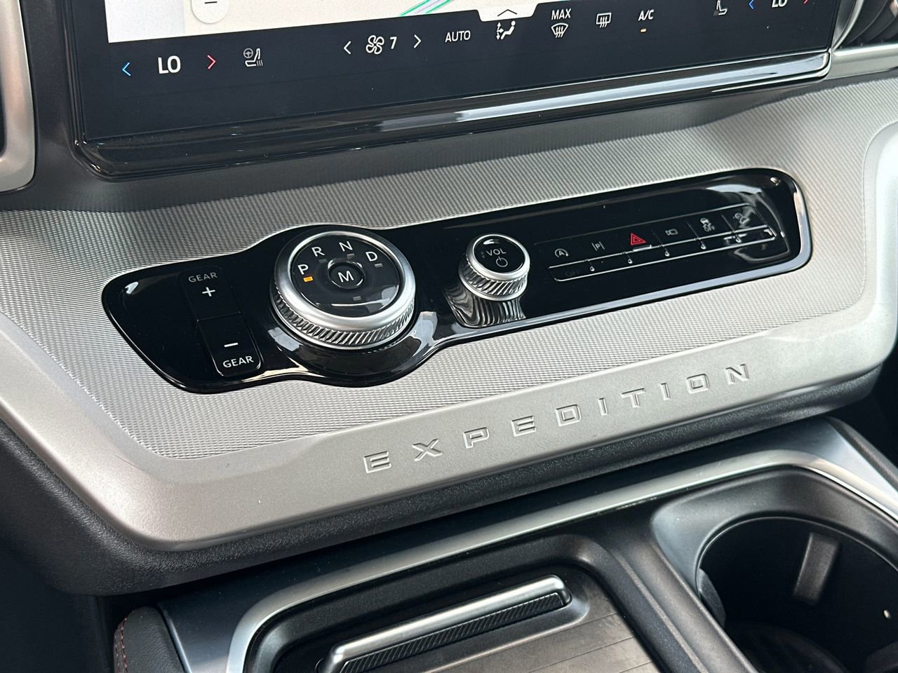Certified 2025 Ford Expedition Active AWD/4WD image 33