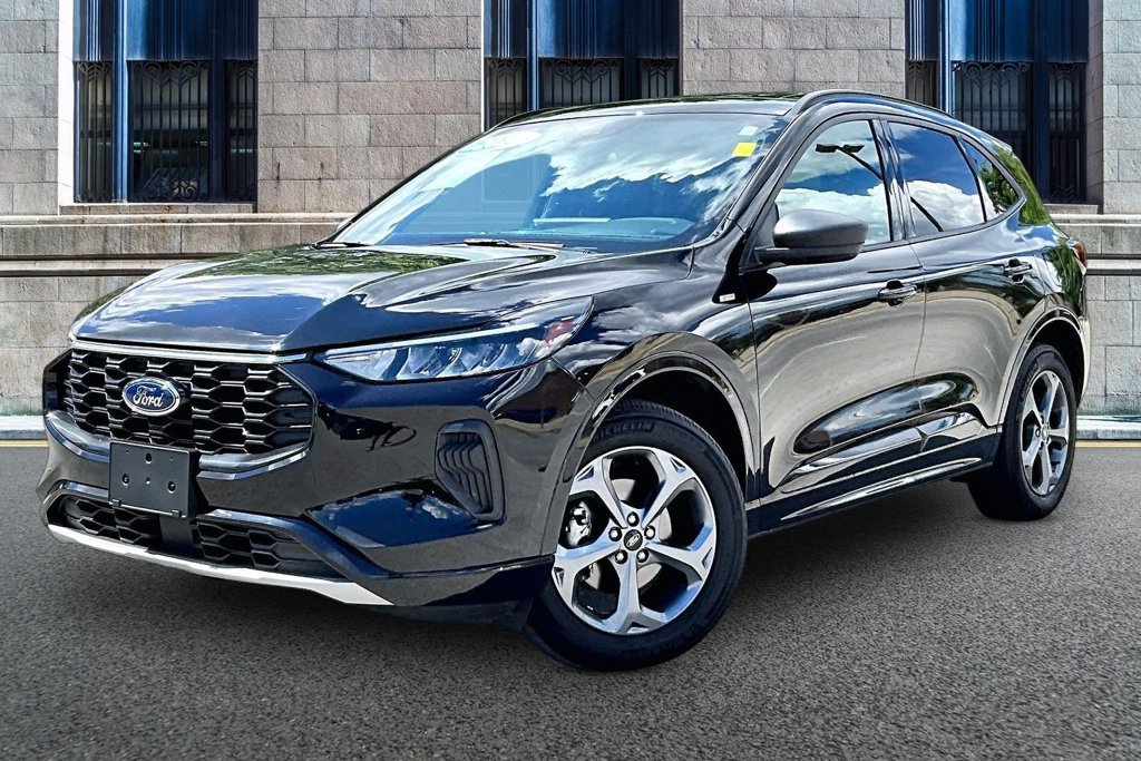 Certified 2024 Ford Escape ST-Line w/ Tech Pack #1 AWD/4WD image 2